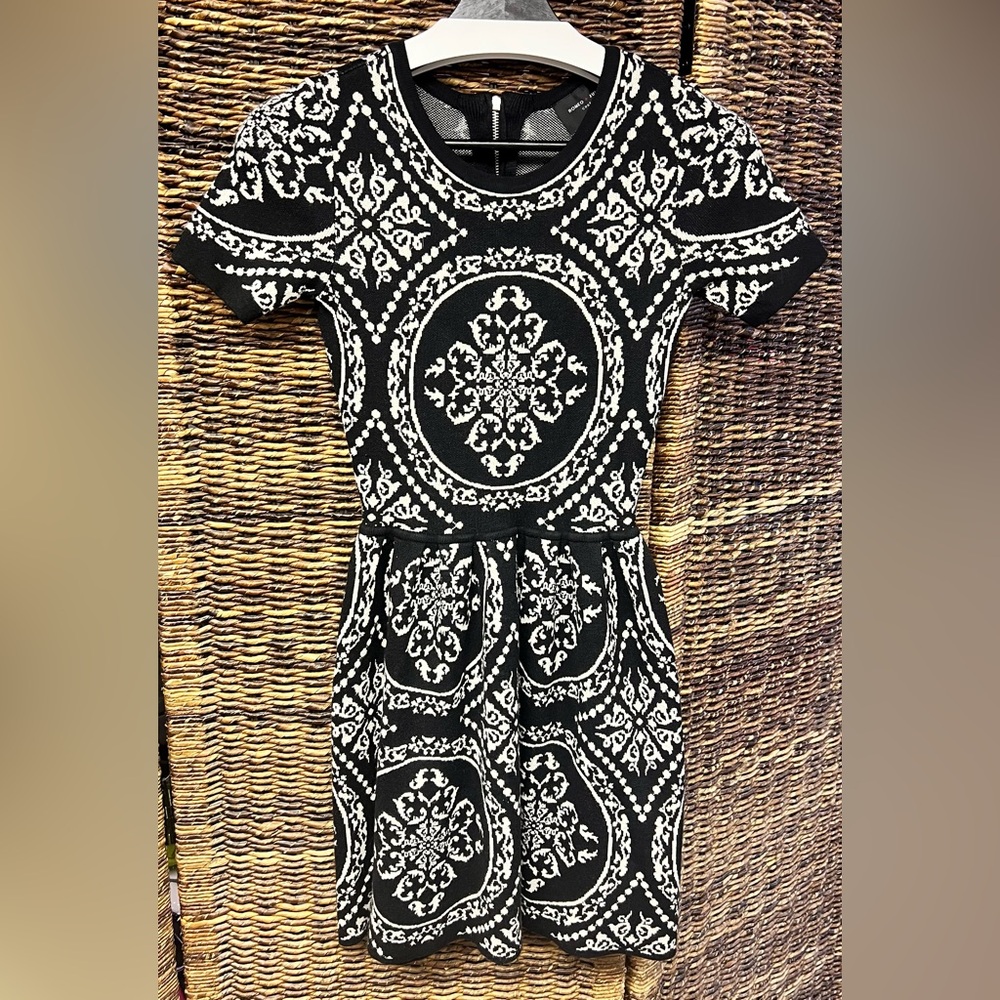 Romeo & Juliet Couture Black and White Mini Dress- Size:XS